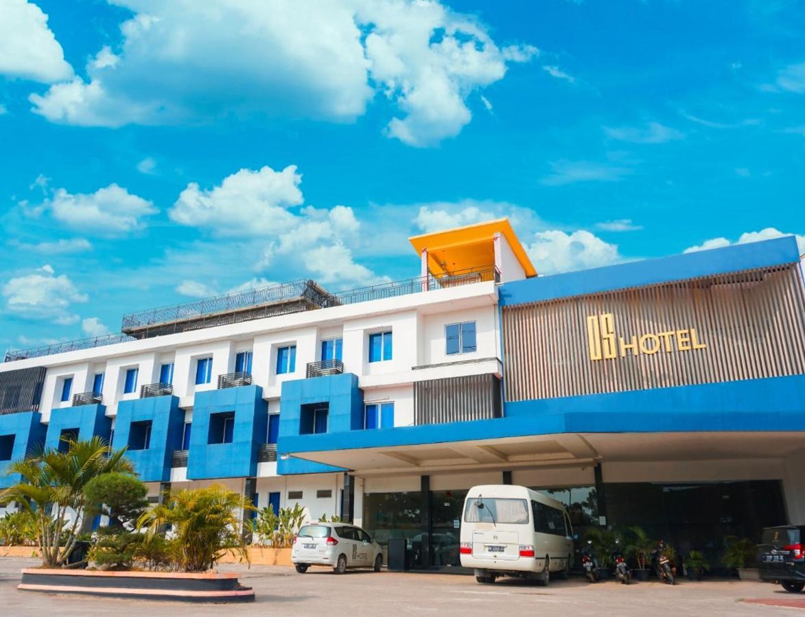 Os Hotel Tanjung Uncang Sagulung Eksteriør bilde