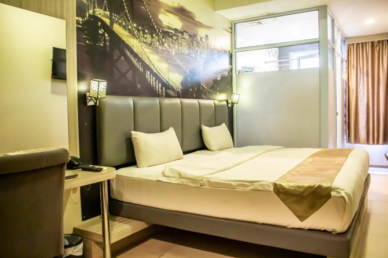 Os Hotel Tanjung Uncang Sagulung Eksteriør bilde